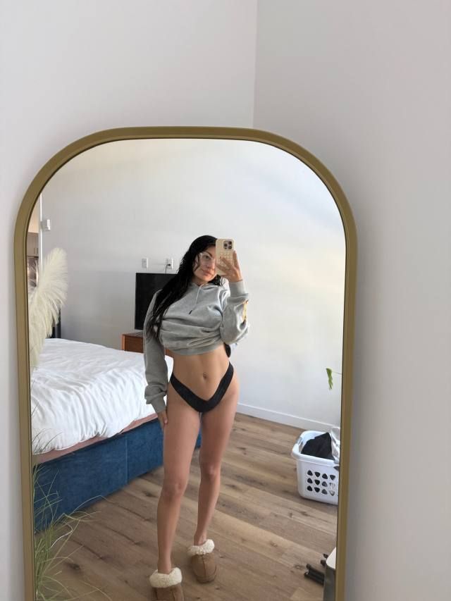 I squirt💦🍑and I'm ready to have some fun hum for an unforgettable - Image 2